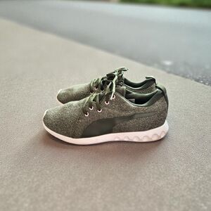 Puma Women’s Sage Green Sneakers / SZ: 8.5